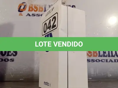 LOTE 042 - 01 APARELHO DE TELEFONE MOTO XT 1092 2ª GERAÇÃO BLACK. (NO ESTADO, LEILÃO NÃO TEM GARANTIA E NEM DEVOLUÇÃO, SUJEITO A POSSÍVEIS AVARIAS VISÍVEIS/OCULTAS E/OU AUSÊNCIA DE COMPONENTES).