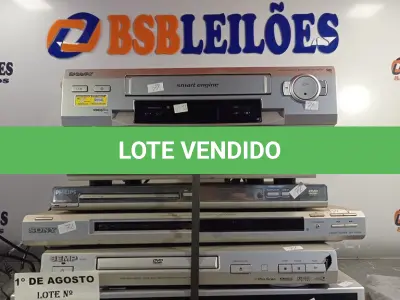LOTE 164 - 01 VIDEOCASSETE E 05 APARELHOS DE DVD MARCAS E MODELOS DIVERSOS. (NO ESTADO, LEILÃO NÃO TEM GARANTIA E NEM DEVOLUÇÃO, SUJEITO A POSSÍVEIS AVARIAS VISÍVEIS/OCULTAS E/OU AUSÊNCIA DE COMPONENTES).