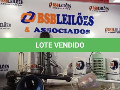 LOTE 144 - 01 LOTE COM VÁRIAS LUMINÁRIAS MARCAS E MODELOS DIVERSOS. (NO ESTADO, LEILÃO NÃO TEM GARANTIA E NEM DEVOLUÇÃO, SUJEITO A POSSÍVEIS AVARIAS VISÍVEIS/OCULTAS E/OU AUSÊNCIA DE COMPONENTES).