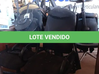 LOTE 088 - 01 LOTE COM GRANDE QUANTIDADE DE CADEIRAS DE ESCRITÓRIO MARCAS E MODELOS DIVERSOS PARA RETIRADA DE PEÇAS. (NO ESTADO, LEILÃO NÃO TEM GARANTIA E NEM DEVOLUÇÃO, SUJEITO A POSSÍVEIS AVARIAS VISÍVEIS/OCULTAS E/OU AUSÊNCIA DE COMPONENTES).