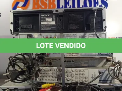 LOTE 164 - 01 VIDEOCASSETE E 05 APARELHOS DE DVD MARCAS E MODELOS DIVERSOS. (NO ESTADO, LEILÃO NÃO TEM GARANTIA E NEM DEVOLUÇÃO, SUJEITO A POSSÍVEIS AVARIAS VISÍVEIS/OCULTAS E/OU AUSÊNCIA DE COMPONENTES).