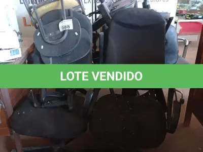 LOTE 088 - 01 LOTE COM GRANDE QUANTIDADE DE CADEIRAS DE ESCRITÓRIO MARCAS E MODELOS DIVERSOS PARA RETIRADA DE PEÇAS. (NO ESTADO, LEILÃO NÃO TEM GARANTIA E NEM DEVOLUÇÃO, SUJEITO A POSSÍVEIS AVARIAS VISÍVEIS/OCULTAS E/OU AUSÊNCIA DE COMPONENTES).