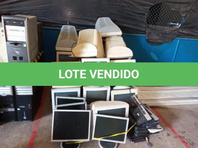 LOTE 604 - 17 MONITORES DE VIDEO PARA COMPUTADOR TUBO + 03 MONITORES DE VIDEO P/ COMPUTADOR + MONITOR SAMSUNG LED 18,5 WIDE PRETO + TECLADOS DIVERSOS. (UNIDADE: A-005 - PORTO ALEGRE/RS - LOCAL DE RETIRADA: AVENIDA JOSÉ ALOÍSIO FILHO, Nº 695 BAIRRO HUMAITÁ – PORTO ALEGRE/RS – CEP: 90.250-180)