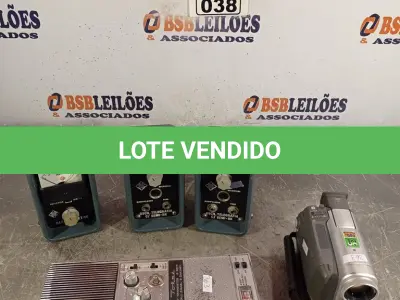 LOTE 038 - 02 OSCILADORES TELEGRAFIA, 01 REFLETÔMETRO, 01 TRANSCEIVER E 01 FILMADORA. (NO ESTADO, LEILÃO NÃO TEM GARANTIA E NEM DEVOLUÇÃO, SUJEITO A POSSÍVEIS AVARIAS VISÍVEIS/OCULTAS E/OU AUSÊNCIA DE COMPONENTES).