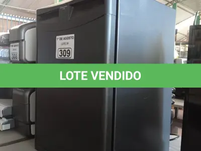 LOTE 309 - 01 MINI BAR MARCA ELECTROLUX 220V. (NO ESTADO, LEILÃO NÃO TEM GARANTIA E NEM DEVOLUÇÃO, SUJEITO A POSSÍVEIS AVARIAS VISÍVEIS/OCULTAS E/OU AUSÊNCIA DE COMPONENTES).