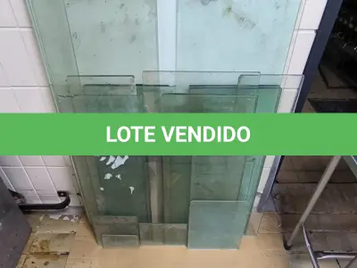 LOTE 004 - VIDROS DIVERSOS. (NO ESTADO, NÃO SABEMOS SE FUNCIONA. LEILÃO NÃO TEM GARANTIA E NEM DEVOLUÇÃO).