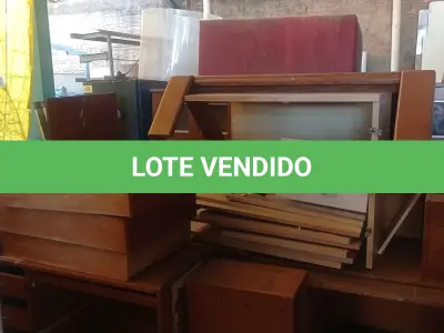 LOTE 414 - 01 LOTE COM VÁRIAS MESAS E PEÇAS DE MOVEIS EM MADEIRA DESMONTADOS. (NO ESTADO, LEILÃO NÃO TEM GARANTIA E NEM DEVOLUÇÃO, SUJEITO A POSSÍVEIS AVARIAS VISÍVEIS/OCULTAS E/OU AUSÊNCIA DE COMPONENTES).