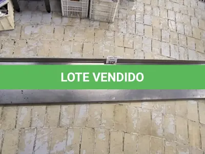 LOTE 029 - PRATELEIRA INOX DE 3 METROS. (NO ESTADO, NÃO SABEMOS SE FUNCIONA. LEILÃO NÃO TEM GARANTIA E NEM DEVOLUÇÃO).