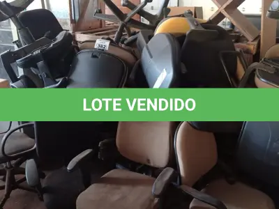 LOTE 382 - 01 LOTE COM GRANDE QUANTIDADE DE CADEIRAS DE ESCRITÓRIO MARCAS E MODELOS DIVERSOS. (NO ESTADO, LEILÃO NÃO TEM GARANTIA E NEM DEVOLUÇÃO, SUJEITO A POSSÍVEIS AVARIAS VISÍVEIS/OCULTAS E/OU AUSÊNCIA DE COMPONENTES).