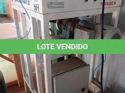 LOTE 391 - 01 GUILHOTINA MODELO GK-360/40E. (NO ESTADO, LEILÃO NÃO TEM GARANTIA E NEM DEVOLUÇÃO, SUJEITO A POSSÍVEIS AVARIAS VISÍVEIS/OCULTAS E/OU AUSÊNCIA DE COMPONENTES).