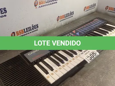 LOTE 305 - 01 TECLADO MARCA CASSIO. (NO ESTADO, LEILÃO NÃO TEM GARANTIA E NEM DEVOLUÇÃO, SUJEITO A POSSÍVEIS AVARIAS VISÍVEIS/OCULTAS E/OU AUSÊNCIA DE COMPONENTES).