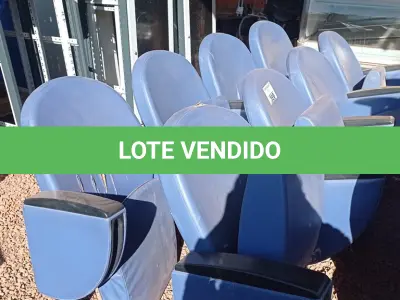 LOTE 399 - 02 LONGARINAS DE 04 LUGARES. (NO ESTADO, LEILÃO NÃO TEM GARANTIA E NEM DEVOLUÇÃO, SUJEITO A POSSÍVEIS AVARIAS VISÍVEIS/OCULTAS E/OU AUSÊNCIA DE COMPONENTES).