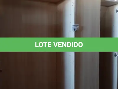 LOTE 412 - 02 ARMÁRIOS EM MADEIRA COM AVARIAS. (NO ESTADO, LEILÃO NÃO TEM GARANTIA E NEM DEVOLUÇÃO, SUJEITO A POSSÍVEIS AVARIAS VISÍVEIS/OCULTAS E/OU AUSÊNCIA DE COMPONENTES).