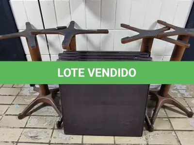LOTE 011 - 04 MESAS DE MADEIRA E PÉ DE FERRO (NO ESTADO, NÃO SABEMOS SE FUNCIONA. LEILÃO NÃO TEM GARANTIA E NEM DEVOLUÇÃO).