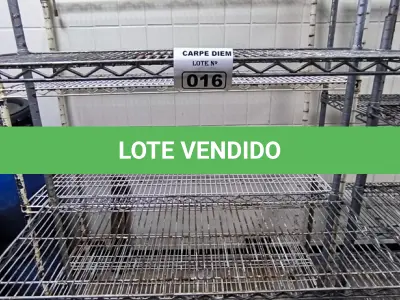 LOTE 016 - 02 PRATELEIRAS DE FERRO TRELIÇADA. (NO ESTADO, NÃO SABEMOS SE FUNCIONA. LEILÃO NÃO TEM GARANTIA E NEM DEVOLUÇÃO). 
