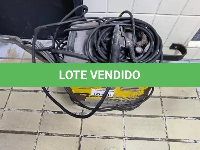 LOTE 013 - MÁQUINA DE SOLDA(NO ESTADO, NÃO SABEMOS SE FUNCIONA. LEILÃO NÃO TEM GARANTIA E NEM DEVOLUÇÃO).