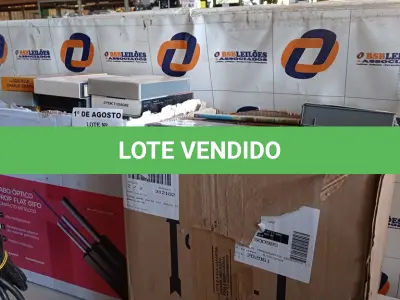 LOTE 262 - 01 LOTE COM GRANDE QUANTIDADE DE FITAS VHS E DVD’S DE TÍTULOS DIVERSOS. (NO ESTADO, LEILÃO NÃO TEM GARANTIA E NEM DEVOLUÇÃO, SUJEITO A POSSÍVEIS AVARIAS VISÍVEIS/OCULTAS E/OU AUSÊNCIA DE COMPONENTES).