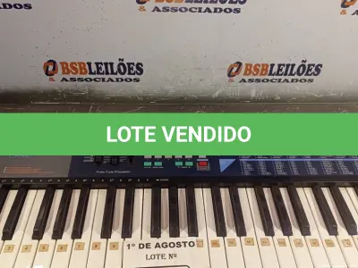 LOTE 305 - 01 TECLADO MARCA CASSIO. (NO ESTADO, LEILÃO NÃO TEM GARANTIA E NEM DEVOLUÇÃO, SUJEITO A POSSÍVEIS AVARIAS VISÍVEIS/OCULTAS E/OU AUSÊNCIA DE COMPONENTES).