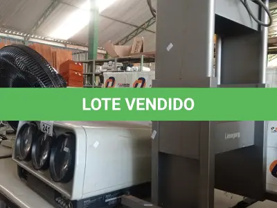 LOTE 241 - 01 PROJETOR MULTIMIDIA MARCA SONY. (NO ESTADO, LEILÃO NÃO TEM GARANTIA E NEM DEVOLUÇÃO, SUJEITO A POSSÍVEIS AVARIAS VISÍVEIS/OCULTAS E/OU AUSÊNCIA DE COMPONENTES).