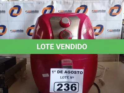 LOTE 236 - 01 AIR FRY E 02 BATEDEIRAS MARCAS E MODELOS DIVERSOS. (NO ESTADO, LEILÃO NÃO TEM GARANTIA E NEM DEVOLUÇÃO, SUJEITO A POSSÍVEIS AVARIAS VISÍVEIS/OCULTAS E/OU AUSÊNCIA DE COMPONENTES).