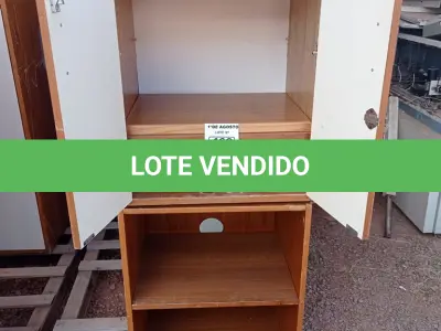 LOTE 463 - 02 ARMÁRIOS BAIXOS SENDO 01 COM 02 PORTAS. (NO ESTADO, LEILÃO NÃO TEM GARANTIA E NEM DEVOLUÇÃO, SUJEITO A POSSÍVEIS AVARIAS VISÍVEIS/OCULTAS E/OU AUSÊNCIA DE COMPONENTES).
