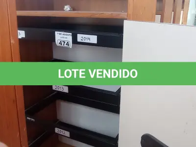 LOTE 474 - 01 ARMÁRIO PARA PASTA SUSPENSA EM MADEIRA COM 02 PORTAS. (NO ESTADO, LEILÃO NÃO TEM GARANTIA E NEM DEVOLUÇÃO, SUJEITO A POSSÍVEIS AVARIAS VISÍVEIS/OCULTAS E/OU AUSÊNCIA DE COMPONENTES).
