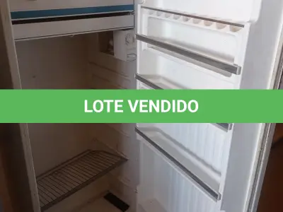 LOTE 410 - 01 GELADEIRA MARCA BRASTEMP 220V COM AVARIAS. (NO ESTADO, LEILÃO NÃO TEM GARANTIA E NEM DEVOLUÇÃO, SUJEITO A POSSÍVEIS AVARIAS VISÍVEIS/OCULTAS E/OU AUSÊNCIA DE COMPONENTES).