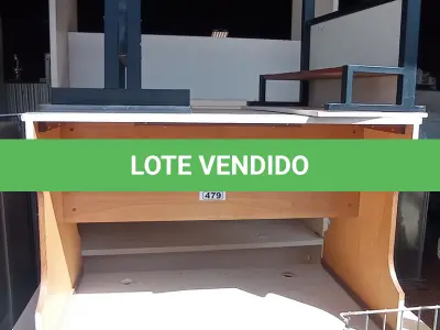 LOTE 479 - 06 MESAS EM MADEIRA MARCAS E MODELOS DIVERSOS. (NO ESTADO, LEILÃO NÃO TEM GARANTIA E NEM DEVOLUÇÃO, SUJEITO A POSSÍVEIS AVARIAS VISÍVEIS/OCULTAS E/OU AUSÊNCIA DE COMPONENTES).