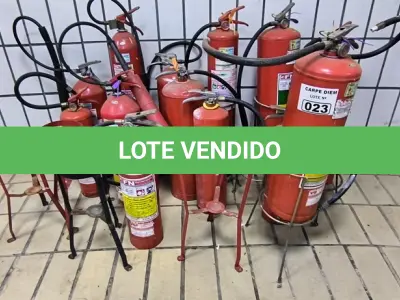 LOTE 023 - 01 LOTE DE DIVERSOS EXTINTORES. (NO ESTADO, NÃO SABEMOS SE FUNCIONA. LEILÃO NÃO TEM GARANTIA E NEM DEVOLUÇÃO).