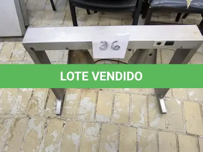LOTE 036 - LÂMPADA DE AQUECIMENTO. (NO ESTADO, NÃO SABEMOS SE FUNCIONA. LEILÃO NÃO TEM GARANTIA E NEM DEVOLUÇÃO).