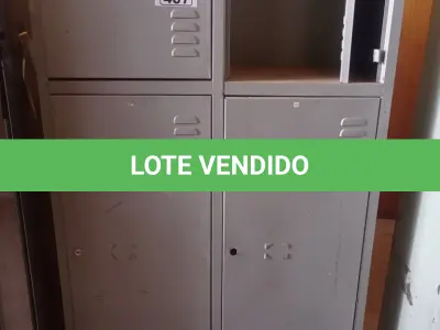 LOTE 407 - 01 ARMÁRIO ROUPEIRO EM AÇO 04 PORTAS COM AVARIAS. (NO ESTADO, LEILÃO NÃO TEM GARANTIA E NEM DEVOLUÇÃO, SUJEITO A POSSÍVEIS AVARIAS VISÍVEIS/OCULTAS E/OU AUSÊNCIA DE COMPONENTES).