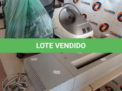 LOTE 239 - 02 ASPIRADORES DE PÓ E 01 DISPENSE PARA FILME PLÁSTICO. (NO ESTADO, LEILÃO NÃO TEM GARANTIA E NEM DEVOLUÇÃO, SUJEITO A POSSÍVEIS AVARIAS VISÍVEIS/OCULTAS E/OU AUSÊNCIA DE COMPONENTES).