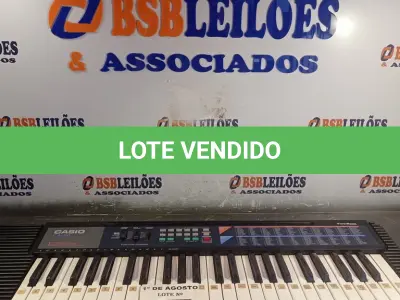 LOTE 305 - 01 TECLADO MARCA CASSIO. (NO ESTADO, LEILÃO NÃO TEM GARANTIA E NEM DEVOLUÇÃO, SUJEITO A POSSÍVEIS AVARIAS VISÍVEIS/OCULTAS E/OU AUSÊNCIA DE COMPONENTES).