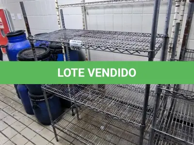 LOTE 016 - 02 PRATELEIRAS DE FERRO TRELIÇADA. (NO ESTADO, NÃO SABEMOS SE FUNCIONA. LEILÃO NÃO TEM GARANTIA E NEM DEVOLUÇÃO). 