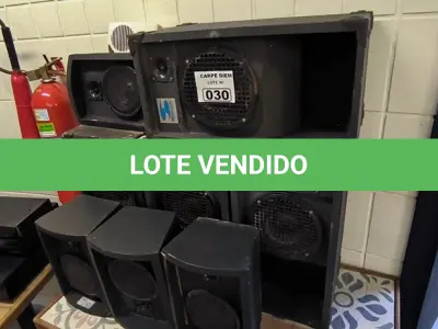 LOTE 030 - CAIXAS DE SOM DIVERSAS. (NO ESTADO, NÃO SABEMOS SE FUNCIONA. LEILÃO NÃO TEM GARANTIA E NEM DEVOLUÇÃO).