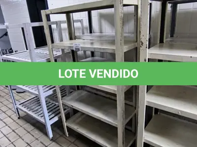 LOTE 009 - 02 ESTANTES DE CINCO PRATELEIRAS DE FERRO. (NO ESTADO, NÃO SABEMOS SE FUNCIONA. LEILÃO NÃO TEM GARANTIA E NEM DEVOLUÇÃO).