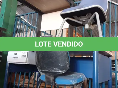 LOTE 378 - 03 MESAS E 03 CADEIRAS DE ESCRITÓRIO MARCAS E MODELOS DIVERSOS. (NO ESTADO, LEILÃO NÃO TEM GARANTIA E NEM DEVOLUÇÃO, SUJEITO A POSSÍVEIS AVARIAS VISÍVEIS/OCULTAS E/OU AUSÊNCIA DE COMPONENTES).