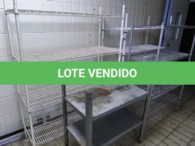 LOTE 020 - 04 PRATELEIRAS DE FERRO. (NO ESTADO, NÃO SABEMOS SE FUNCIONA. LEILÃO NÃO TEM GARANTIA E NEM DEVOLUÇÃO).