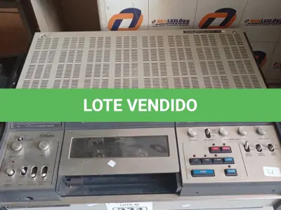 LOTE 231 - 01 APARELHO NATIONAL CASSETTE VÍDEO. (NO ESTADO, LEILÃO NÃO TEM GARANTIA E NEM DEVOLUÇÃO, SUJEITO A POSSÍVEIS AVARIAS VISÍVEIS/OCULTAS E/OU AUSÊNCIA DE COMPONENTES).