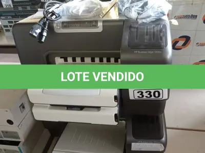 LOTE 330 - 02 IMPRESSORAS MARCAS HP MODELO INK JET 1200WN INCOMPLETAS. (NO ESTADO, LEILÃO NÃO TEM GARANTIA E NEM DEVOLUÇÃO, SUJEITO A POSSÍVEIS AVARIAS VISÍVEIS/OCULTAS E/OU AUSÊNCIA DE COMPONENTES).