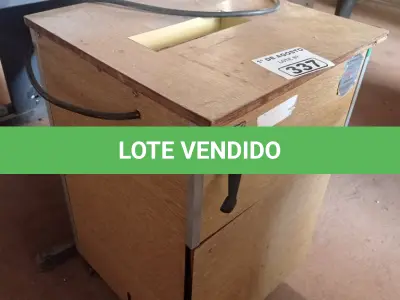 LOTE 337 - 01 FRAGMENTADORA DE PAPEL 220V. (NO ESTADO, LEILÃO NÃO TEM GARANTIA E NEM DEVOLUÇÃO, SUJEITO A POSSÍVEIS AVARIAS VISÍVEIS/OCULTAS E/OU AUSÊNCIA DE COMPONENTES).