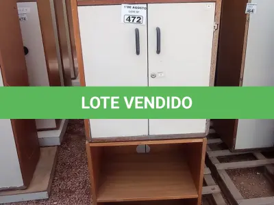 LOTE 472 - 02 ARMÁRIOS BAIXOS EM MADEIRA COM AVARIAS. (NO ESTADO, LEILÃO NÃO TEM GARANTIA E NEM DEVOLUÇÃO, SUJEITO A POSSÍVEIS AVARIAS VISÍVEIS/OCULTAS E/OU AUSÊNCIA DE COMPONENTES).
