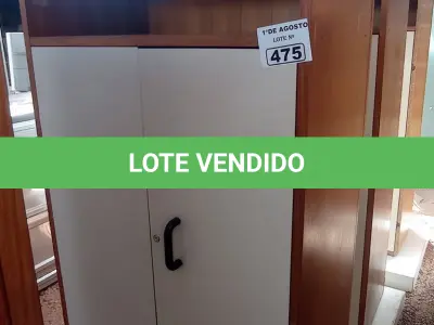 LOTE 475 - 01 ARMÁRIO EM MADEIRA COM 02 PORTAS. (NO ESTADO, LEILÃO NÃO TEM GARANTIA E NEM DEVOLUÇÃO, SUJEITO A POSSÍVEIS AVARIAS VISÍVEIS/OCULTAS E/OU AUSÊNCIA DE COMPONENTES).