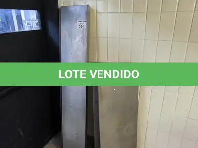 LOTE 024 - 03 PRATELEIRAS INOX (NO ESTADO, NÃO SABEMOS SE FUNCIONA. LEILÃO NÃO TEM GARANTIA E NEM DEVOLUÇÃO).