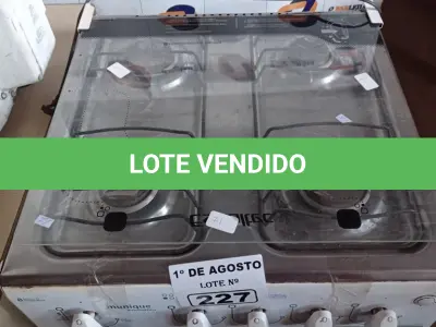 LOTE 227 - 01 FOGÃO A GÁS 04 BOCAS MARCA ESMALTEC. (NO ESTADO, LEILÃO NÃO TEM GARANTIA E NEM DEVOLUÇÃO, SUJEITO A POSSÍVEIS AVARIAS VISÍVEIS/OCULTAS E/OU AUSÊNCIA DE COMPONENTES).