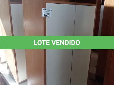 LOTE 475 - 01 ARMÁRIO EM MADEIRA COM 02 PORTAS. (NO ESTADO, LEILÃO NÃO TEM GARANTIA E NEM DEVOLUÇÃO, SUJEITO A POSSÍVEIS AVARIAS VISÍVEIS/OCULTAS E/OU AUSÊNCIA DE COMPONENTES).