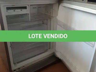 LOTE 228 - 01 GELADEIRA MARCA ELECTROLUX 220V. (NO ESTADO, LEILÃO NÃO TEM GARANTIA E NEM DEVOLUÇÃO, SUJEITO A POSSÍVEIS AVARIAS VISÍVEIS/OCULTAS E/OU AUSÊNCIA DE COMPONENTES).