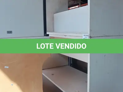 LOTE 479 - 06 MESAS EM MADEIRA MARCAS E MODELOS DIVERSOS. (NO ESTADO, LEILÃO NÃO TEM GARANTIA E NEM DEVOLUÇÃO, SUJEITO A POSSÍVEIS AVARIAS VISÍVEIS/OCULTAS E/OU AUSÊNCIA DE COMPONENTES).