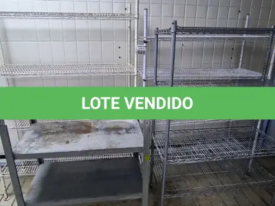 LOTE 020 - 04 PRATELEIRAS DE FERRO. (NO ESTADO, NÃO SABEMOS SE FUNCIONA. LEILÃO NÃO TEM GARANTIA E NEM DEVOLUÇÃO).