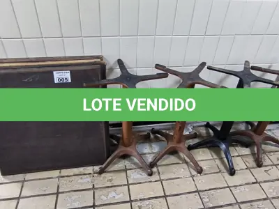 LOTE 005 - 04 MESAS DE MADEIRA E PÉ DE FERRO. (NO ESTADO, NÃO SABEMOS SE FUNCIONA. LEILÃO NÃO TEM GARANTIA E NEM DEVOLUÇÃO).